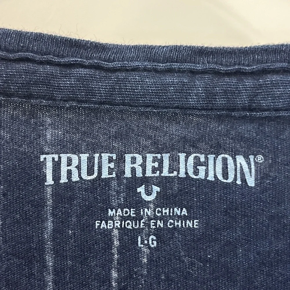 True Religion V Neck TEE T SHIRT Blue‎ White Faded Stripe Sz Large Denim Look